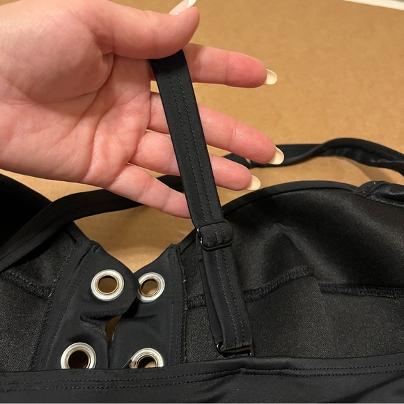 Torrid plus size one piece black swimsuit, size 3 (22/24 ladies plus size) - Picture 5 of 16